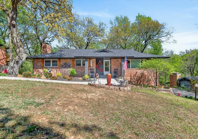 1st image of 930 Briarwood Dr, Bartlesville, OK 74006 | MLS# 2612362