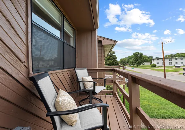 Homes for sale in Bartlesville, OK | 428 S Shawnee Avenue, Bartlesville, OK 74003 | Houzeo