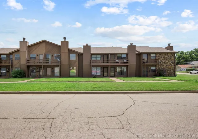 Homes for sale in Bartlesville, OK | 428 S Shawnee Ave, Bartlesville, OK 74003