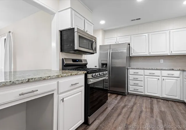 Homes for sale in Bartlesville, OK | 428 S Shawnee Ave, Bartlesville, OK 74003