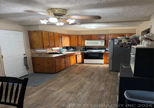 Homes for sale in Pryor, OK | 16 S Indianola St, Pryor, OK 74361 | MLS# 2612433