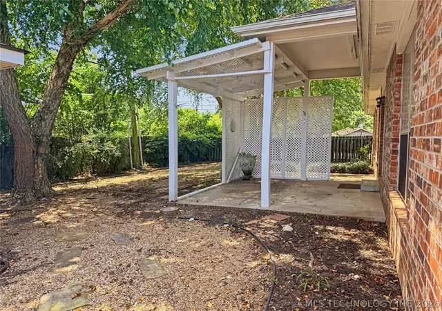 Photo 3 of Single family home for sale at 500 Quail Ridge Dr, Tahlequah, OK 74464 | MLS# 2612244 | Listing updated on 2026-07-20