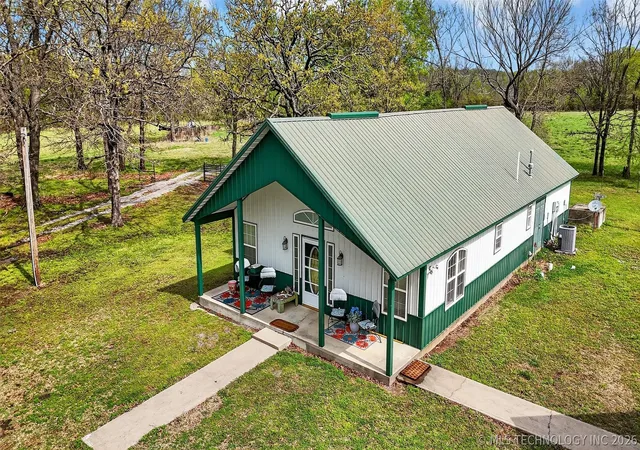 Homes for sale in Locust Grove, OK | 2709 S 34Th Rd, Locust Grove, OK 74352 | MLS# 2610588