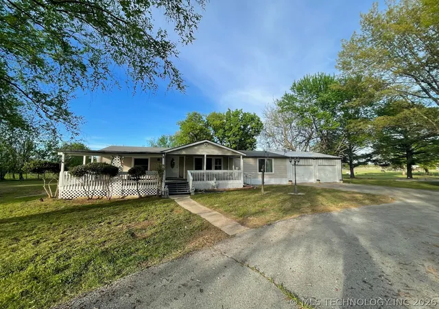 Homes for sale in Broken Arrow, OK | 26445 E 61st St S, Broken Arrow, OK 74014 | MLS# 2612544