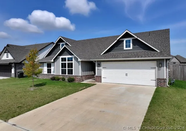 2nd image of 23073 E 106th St S, Broken Arrow, OK 74011 | MLS# 2612587