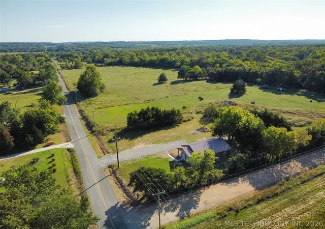Homes for sale in Hulbert, OK | 12990 W Killabrew Rd, Hulbert, OK 74441 | MLS# 2612592