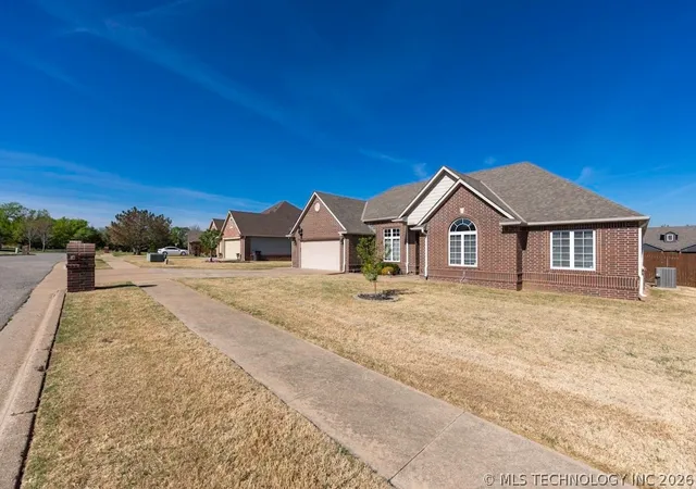 Homes for sale in Bartlesville, OK | 3922 Quarry Park Dr, Bartlesville, OK 74006 | MLS# 2612499