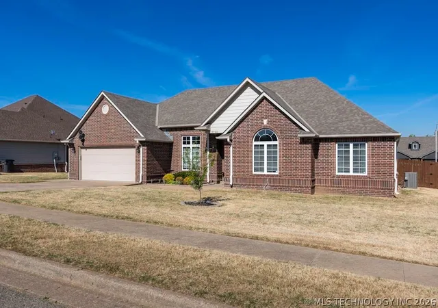 Homes for sale in Bartlesville, OK | 3922 Quarry Park Dr, Bartlesville, OK 74006 | MLS# 2612499