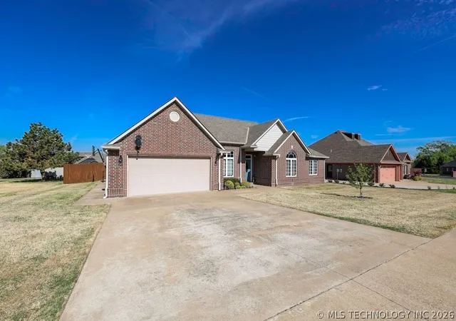 Homes for sale in Bartlesville, OK | 3922 Quarry Park Dr, Bartlesville, OK 74006 | MLS# 2612499