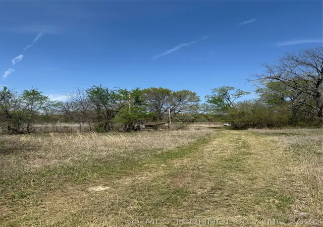 3rd image of 2427 Dickson Rd Rd, Ardmore, OK 73401 | MLS# 2612109