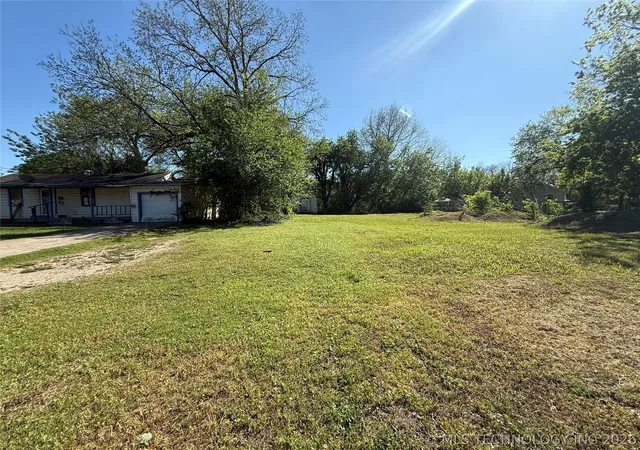 Photo 3 of Single family home for sale at 10 10th Northwest, Ardmore, OK 73401 | MLS# 2612614 | Listing updated on 2026-08-25