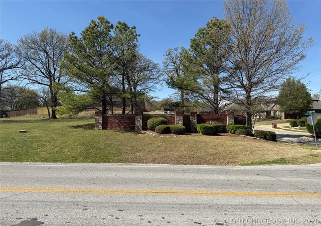 Homes for sale in Sand Springs, OK | 1302 N Old North Pl, Sand Springs, OK 74063 | MLS# 2612691