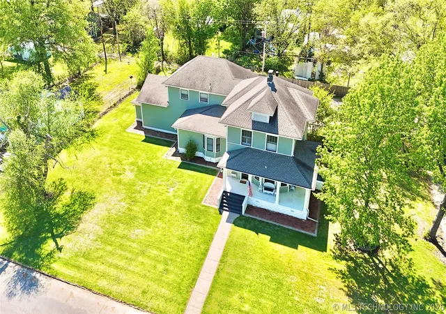 Photo 3 of Single family home for sale at 607 Ne 2nd Street, Stigler, OK 74462 | MLS# 2612653 | Listing updated on 2026-08-27