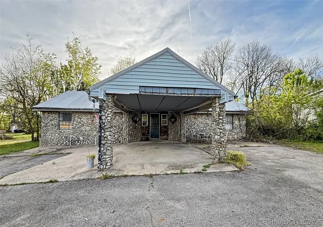 Homes for sale in Tahlequah, OK | 17371 N Bryant Rd, Tahlequah, OK 74464 | MLS# 2612780