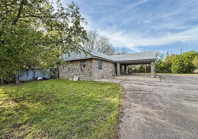 Homes for sale in Tahlequah, OK | 17371 N Bryant Rd, Tahlequah, OK 74464 | MLS# 2612780