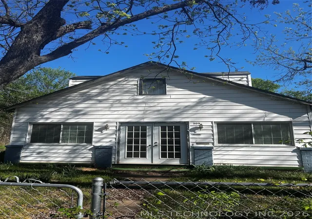 1st image of 303 W Kiowa Ave, Cleveland, OK 74020 | MLS# 2612665