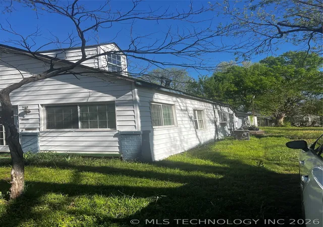 2nd image of 303 W Kiowa Ave, Cleveland, OK 74020 | MLS# 2612665