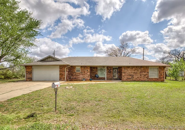 Homes for sale in Bartlesville, OK | 238 Meadowlark Pl, Bartlesville, OK 74006 | MLS# 2612400