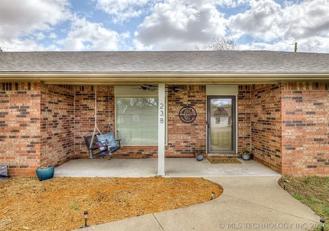 Homes for sale in Bartlesville, OK | 238 Meadowlark Pl, Bartlesville, OK 74006 | MLS# 2612400