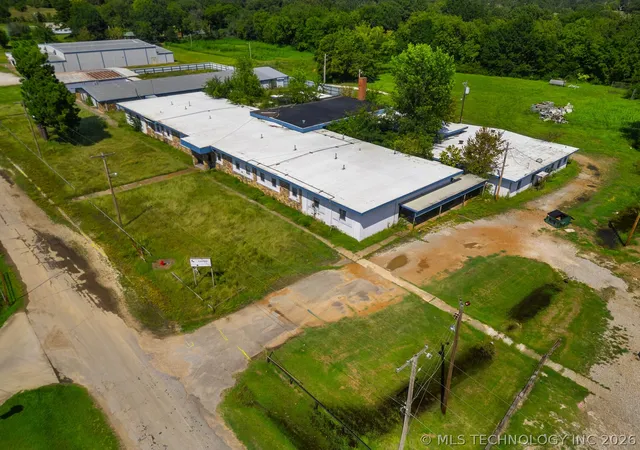 1st image of 201 N Everidge St, Grant, OK 74738 | MLS# 2612241