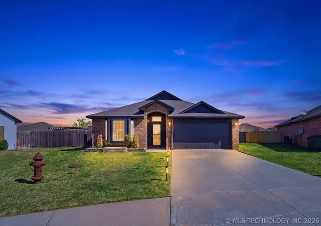 Homes for sale in Collinsville, OK | 13364 N 133rd Eastavenue, Collinsville, OK 74021 | MLS# 2612875