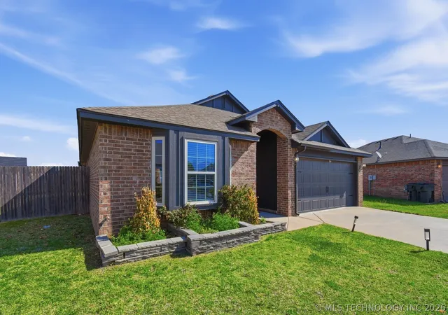 Homes for sale in Collinsville, OK | 13364 N 133Rd Eastavenue, Collinsville, OK 74021 | MLS# 2612875