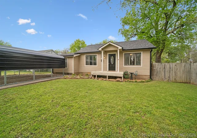 Homes for sale in Vinita, OK | 608 W Sequoyah Ave, Vinita, OK 74301 | MLS# 2612898