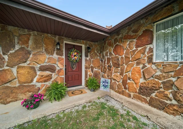 2nd image of 5807 Arrowhead Dr, Sand Springs, OK 74063 | MLS# 2612907