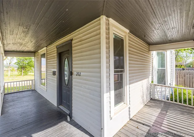 Homes for sale in Claremore, OK | 202 W 4Th St, Claremore, OK 74017 | MLS# 2612908