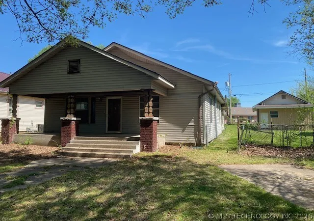Homes for sale in Muskogee, OK | 208 N P St, Muskogee, OK 74403 | MLS# 2611725