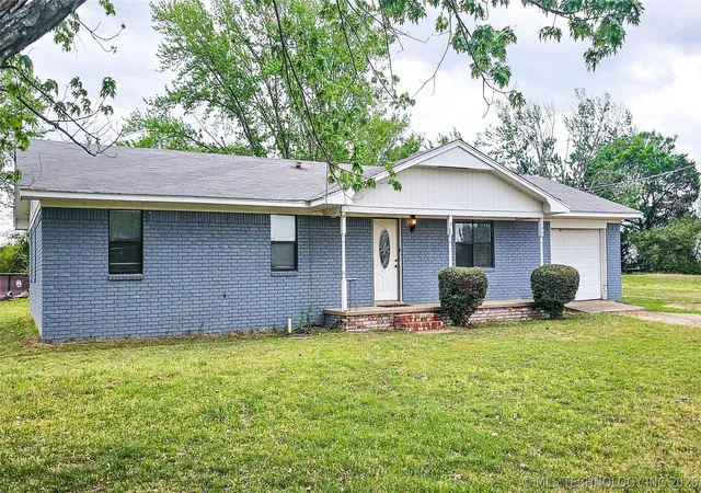 Homes for sale in Stigler, OK | 608 Se 10th St, Stigler, OK 74462 | MLS# 2612566