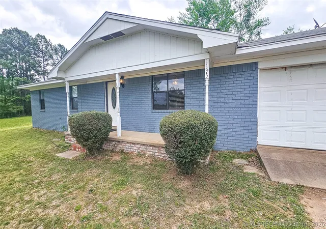 Homes for sale in Stigler, OK | 608 Se 10th St, Stigler, OK 74462 | MLS# 2612566