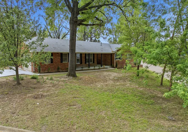 Homes for sale in Muskogee, OK | 4417 Girard, Muskogee, OK 74401 | MLS# 2612088