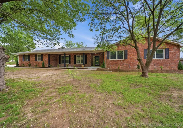 Homes for sale in Muskogee, OK | 4417 Girard, Muskogee, OK 74401 | MLS# 2612088