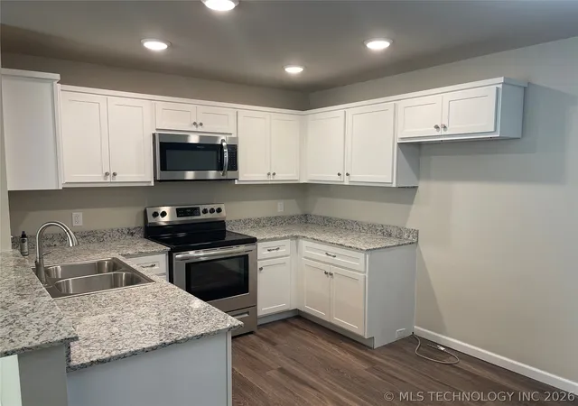 3rd image of 1908 Mulberry St, Wagoner, OK 74467 | MLS# 2608637