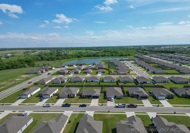 Homes for sale in Collinsville, OK | 7516 E 143rd Pl N, Collinsville, OK 74021 | MLS# 2612956