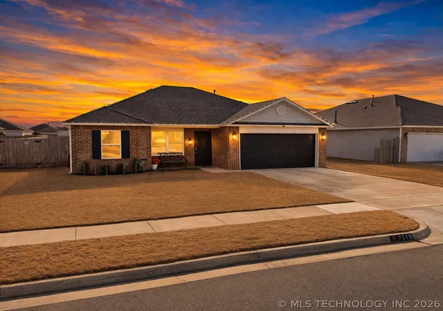 Homes for sale in Collinsville, OK | 7516 E 143rd Pl N, Collinsville, OK 74021 | MLS# 2612956