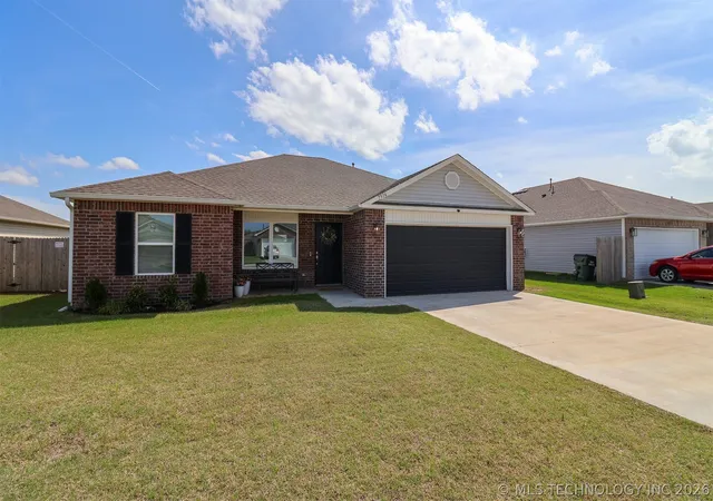 Homes for sale in Collinsville, OK | 7516 E 143rd Pl N, Collinsville, OK 74021 | MLS# 2612956