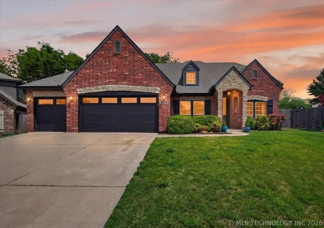 Homes for sale in Bartlesville, OK | 2316 Jefferson Rd, Bartlesville, OK 74006 | MLS# 2612525