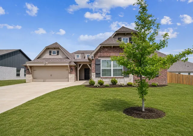 Photo 1 of Sale Pending at 11803 N 130th Eastavenue, Collinsville, OK 74021 | MLS# 2612969 | Listing updated on 2026-08-20