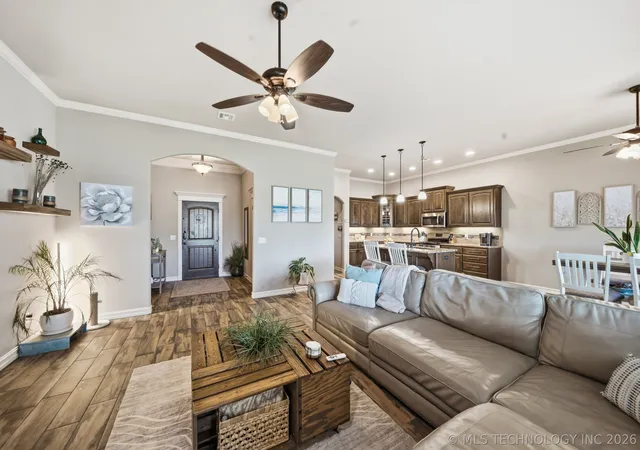 Homes for sale in Owasso, OK | 7701 E 82Nd St, Owasso, OK 74055 | MLS# 2611668