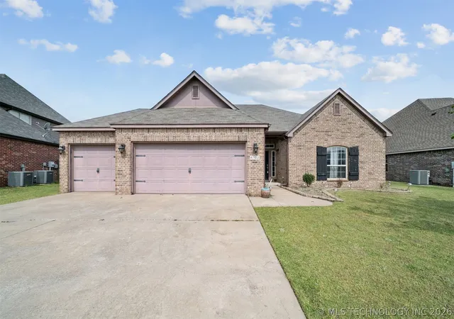 Homes for sale in Tulsa, OK | 4702 S 186th Eastavenue, Tulsa, OK 74134 | MLS# 2613084