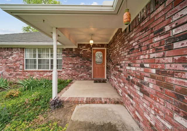 Homes for sale in Pryor, OK | 616 Grove Crest Rd, Pryor, OK 74361 | MLS# 2612935