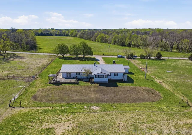 Homes for sale in Welch, OK | 439092 E 40 Rd, Welch, OK 74369 | MLS# 2612854