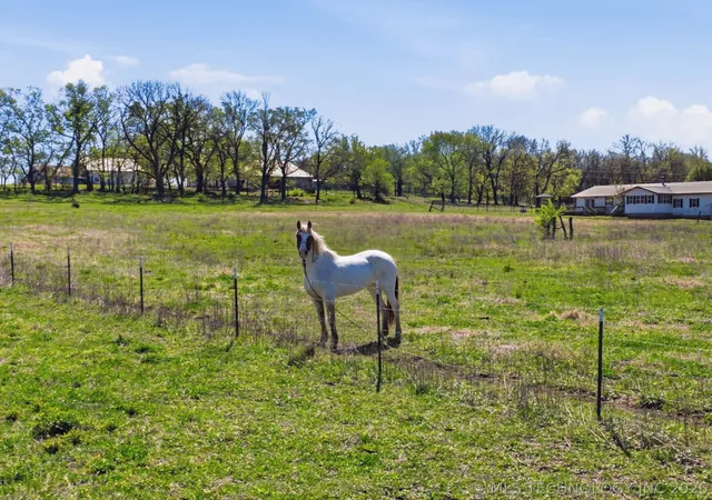 Homes for sale in Welch, OK | 439092 E 40 Rd, Welch, OK 74369 | MLS# 2612854