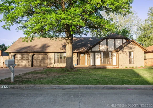 Homes for sale in Claremore, OK | 2422 S Maywood Dr, Claremore, OK 74017 | MLS# 2613072