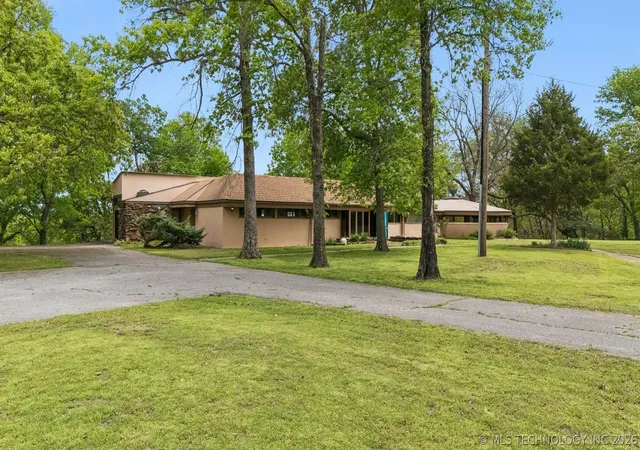 Homes for sale in Catoosa, OK | 7201 E 576 Rd, Catoosa, OK 74015 | MLS# 2613247