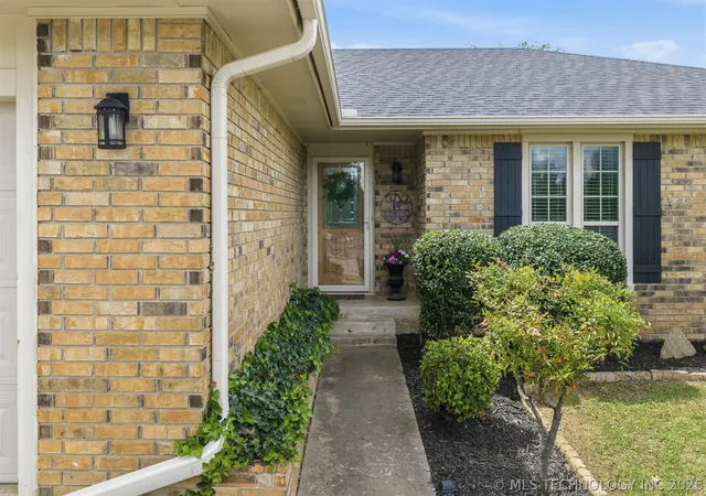 2nd image of 2006 Yorktown Ct, Ardmore, OK 73401 | MLS# 2613229