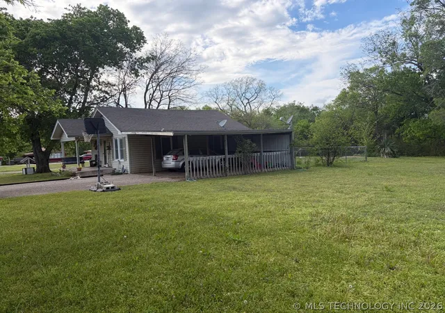 Homes for sale in Maud, OK | 416 W Ash St, Maud, OK 74854 | MLS# 2613313
