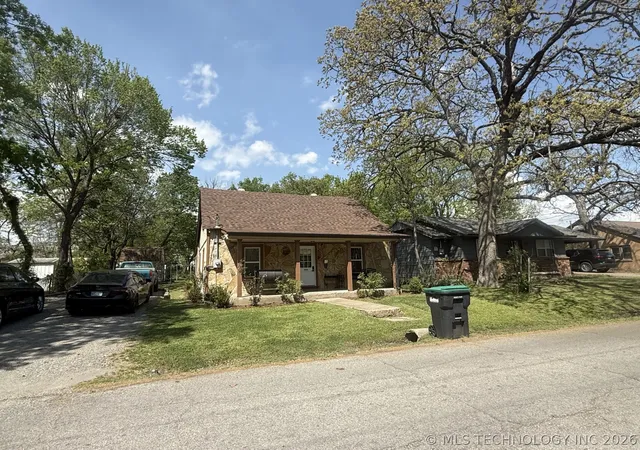 Homes for sale in Tahlequah, OK | 224 North St, Tahlequah, OK 74464 | MLS# 2613353